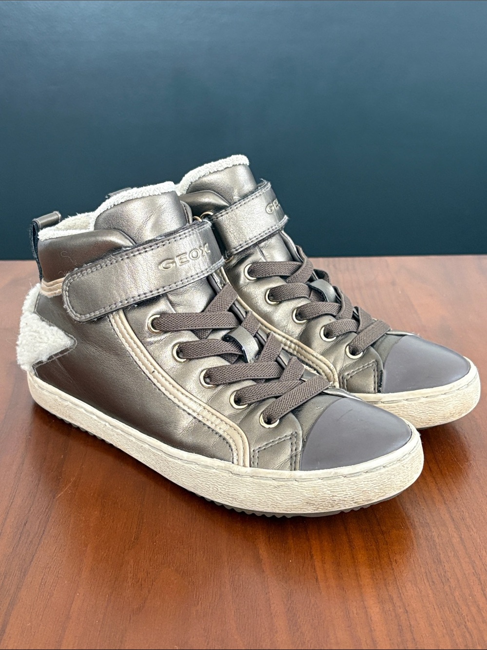 GEOX
Girl's Kalispera Metallic Sneakers, girls size 2